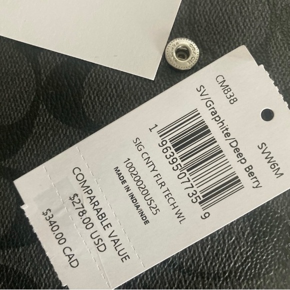 Coach Wallet. - Picture 5 of 5